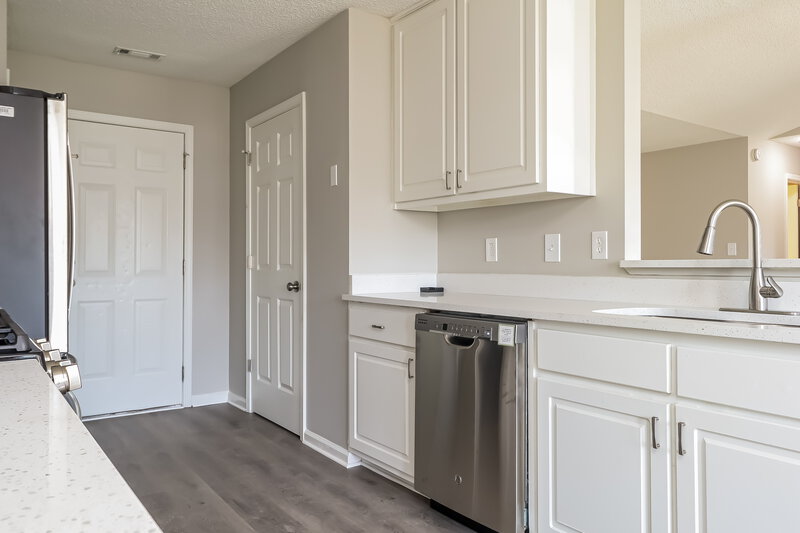 1,780/Mo, 6468 Gina Agha Cir Lithonia, GA 30038 Kitchen View