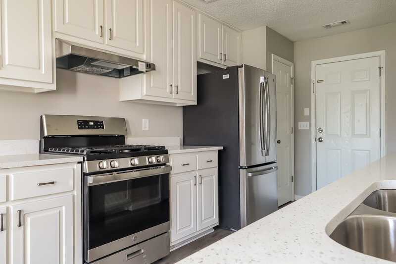 1,780/Mo, 6468 Gina Agha Cir Lithonia, GA 30038 Kitchen View 2