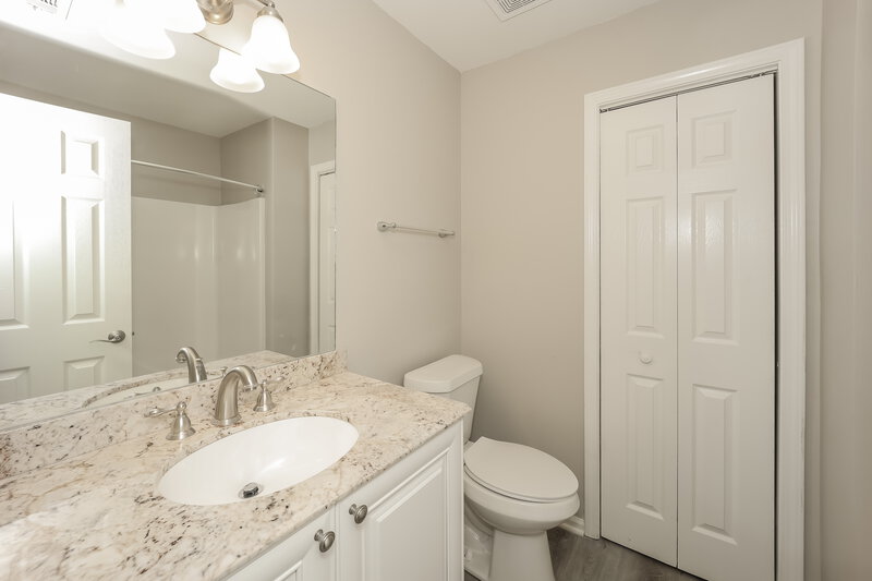 2,140/Mo, 542 N Fairfield Dr Peachtree City, GA 30269 Bathroom View