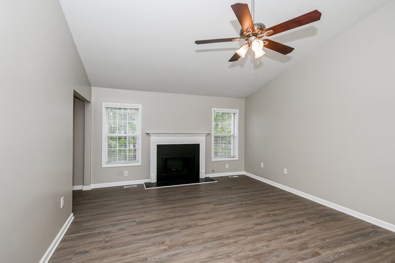 1,850/Mo, 6401 Harvester Cir Douglasville, GA 30134 Living Room View
