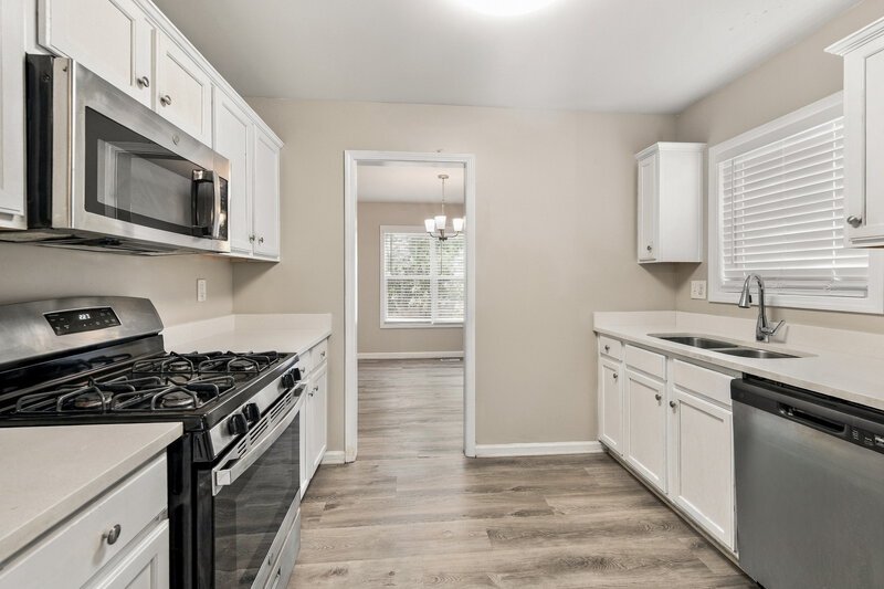 1,950/Mo, 6401 Harvester Cir Douglasville, GA 30134 Kitchen View