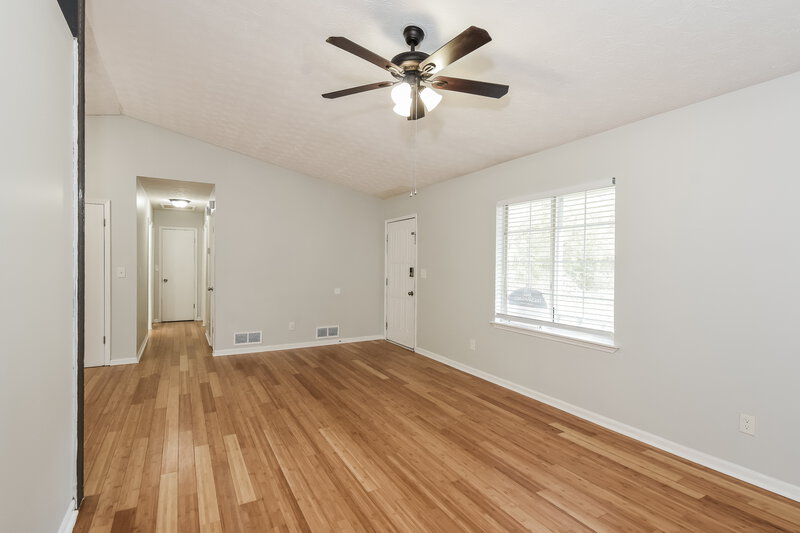 1,980/Mo, 1890 Lamplighter Way Snellville, GA 30078 Living Room View 3