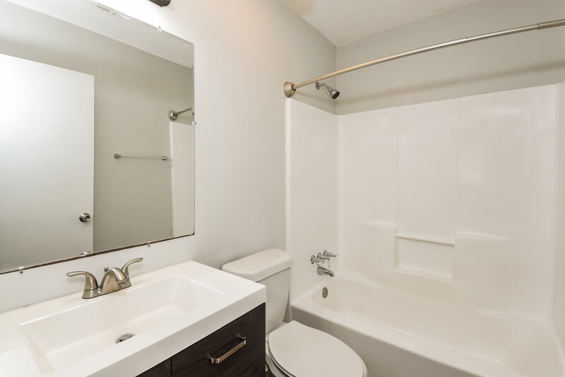 1,980/Mo, 1890 Lamplighter Way Snellville, GA 30078 Bathroom View