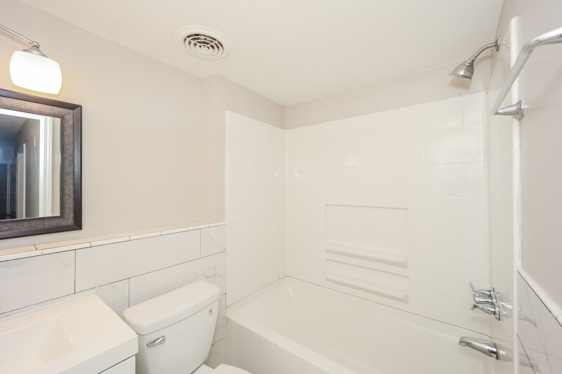 2,060/Mo, 200 Azimuth Ct College Park, GA 30349 Bathroom View