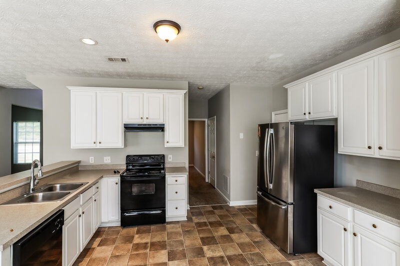 2,115/Mo, 3222 Old Salem Rd SE Conyers, GA 30013 Kitchen View