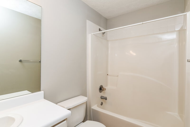 2,115/Mo, 3222 Old Salem Rd SE Conyers, GA 30013 Bathroom View