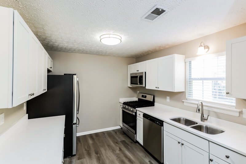 2,350/Mo, 1834 Parkford Ct Stone Mountain, GA 30087 Kitchen View