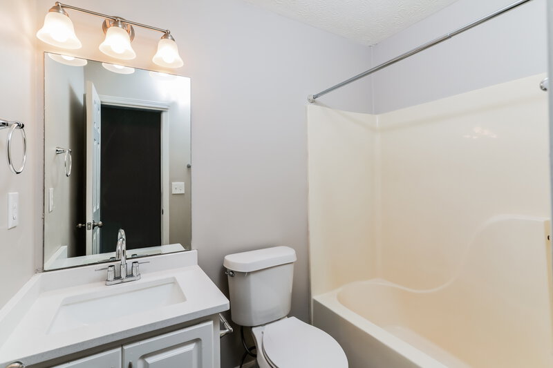 2,350/Mo, 1834 Parkford Ct Stone Mountain, GA 30087 Bathroom View