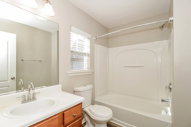 2,075/Mo, 134 Creekwood Trl Acworth, GA 30102 Bathroom View 2