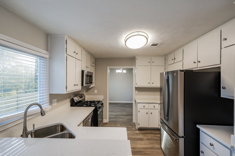 2,440/Mo, 2104 Watercrest Cir Lawrenceville, GA 30043 Kitchen View