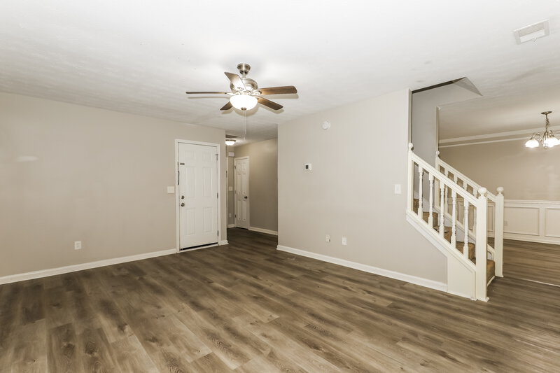 1,740/Mo, 729 Wood Bend Ct Riverdale, GA 30296 Living Room View 2