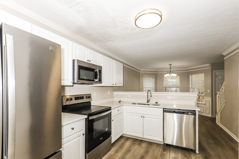 1,740/Mo, 729 Wood Bend Ct Riverdale, GA 30296 Kitchen View 2