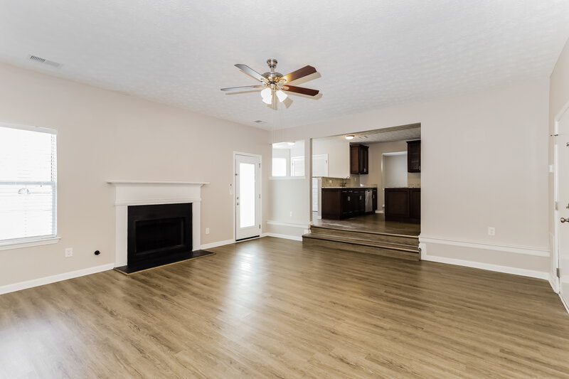 2,520/Mo, 2517 Mead Ct Jonesboro, GA 30236 Living Room View