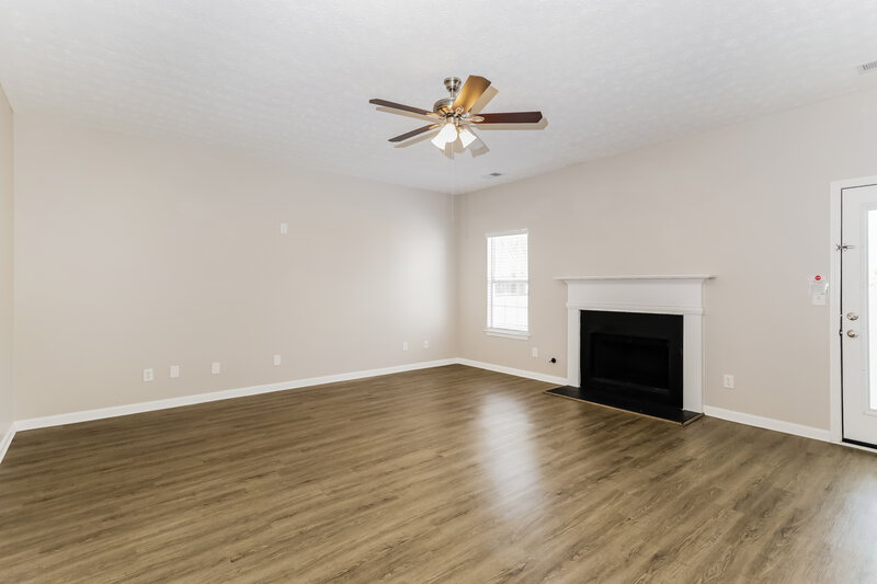 2,520/Mo, 2517 Mead Ct Jonesboro, GA 30236 Living Room View 2