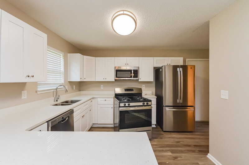 2,345/Mo, 953 Tara Bnd Hampton, GA 30228 Kitchen View