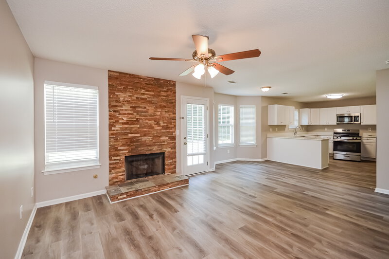 2,345/Mo, 953 Tara Bnd Hampton, GA 30228 Family Room View