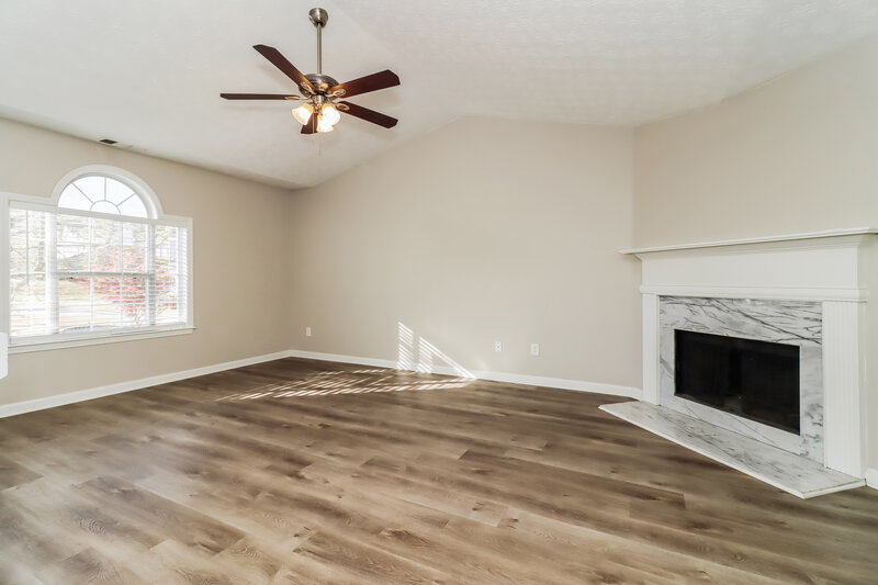 2,540/Mo, 1189 Arbor Stream Ct Lithonia, GA 30058 Living Room View