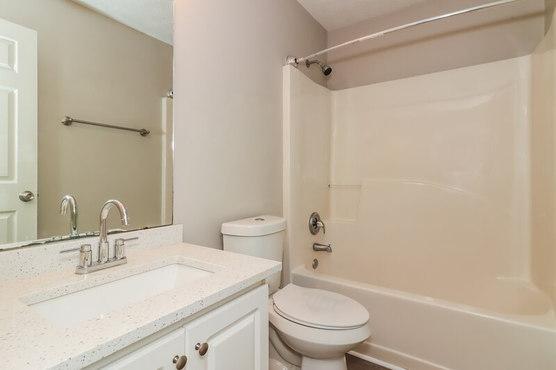 2,540/Mo, 1189 Arbor Stream Ct Lithonia, GA 30058 Bathroom View 2