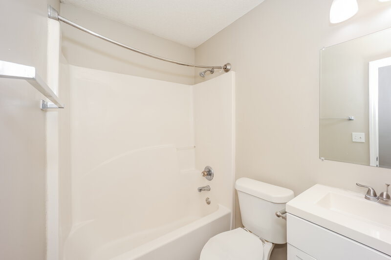 2,445/Mo, 3661 Colonnade Ct Rex, GA 30273 Bathroom View 2