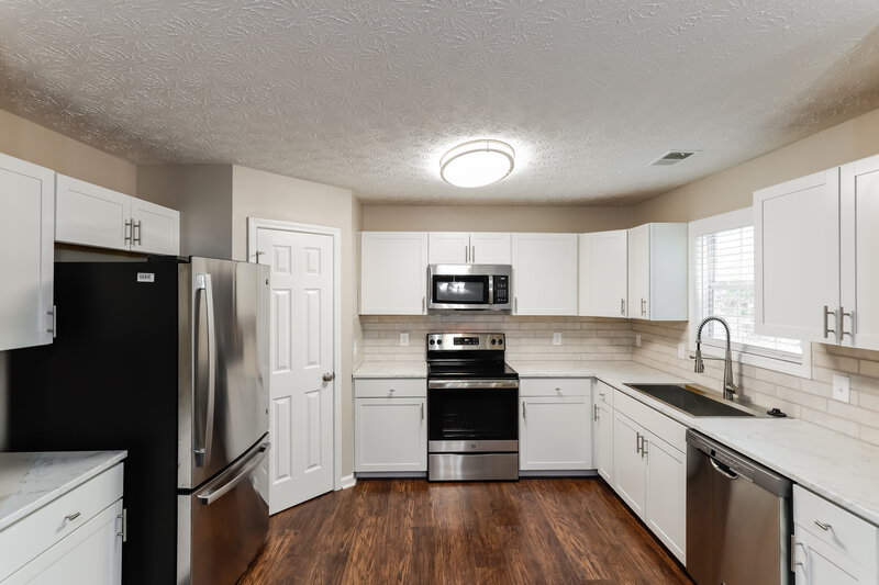 2,445/Mo, 6738 Princeton Park Walk Lithonia, GA 30058 Kitchen View