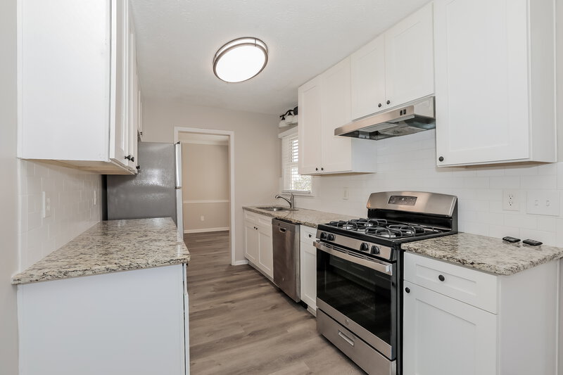 1,995/Mo, 2835 Quinbery Dr Snellville, GA 30039 Kitchen View