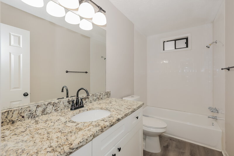 1,995/Mo, 2835 Quinbery Dr Snellville, GA 30039 Bathroom View