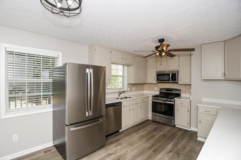 1,965/Mo, 3756 Cherokee Overlook Dr Canton, GA 30115 Kitchen View