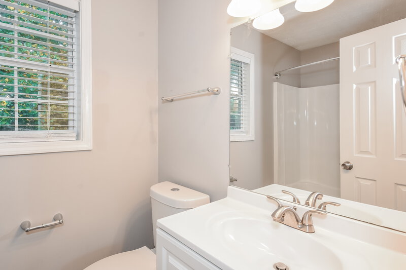 1,985/Mo, 3756 Cherokee Overlook Dr Canton, GA 30115 Main Bathroom View