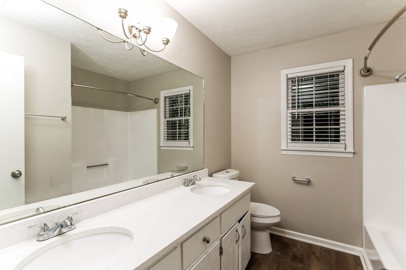 1,905/Mo, 1212 Summit Links Ct Snellville, GA 30078 Main Bathroom View