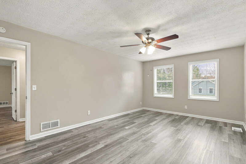 2,200/Mo, 1421 Steve Court Lawrenceville, GA 30043 Primary Bedroom View