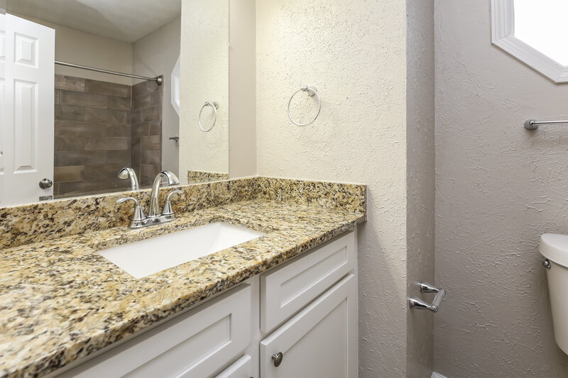 2,265/Mo, 1421 Steve Court Lawrenceville, GA 30043 Bathroom View