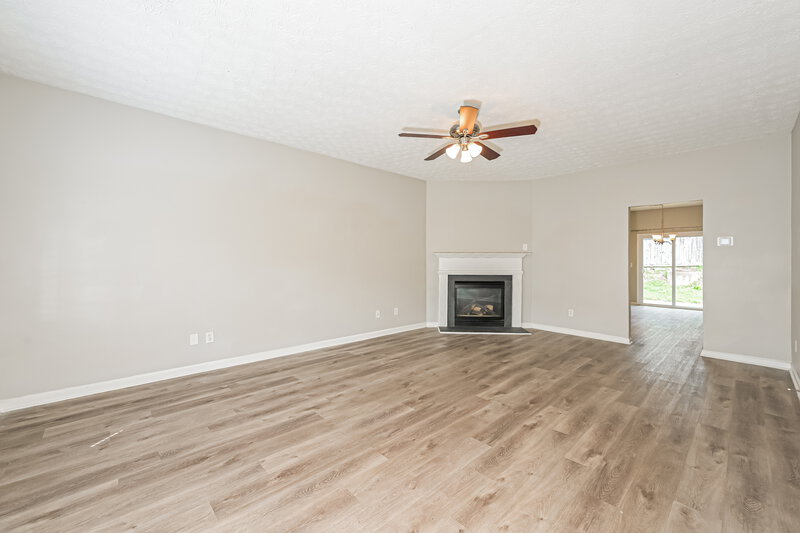 1,975/Mo, 444 Village Bluff Dr Lawrenceville, GA 30046 Living Room View