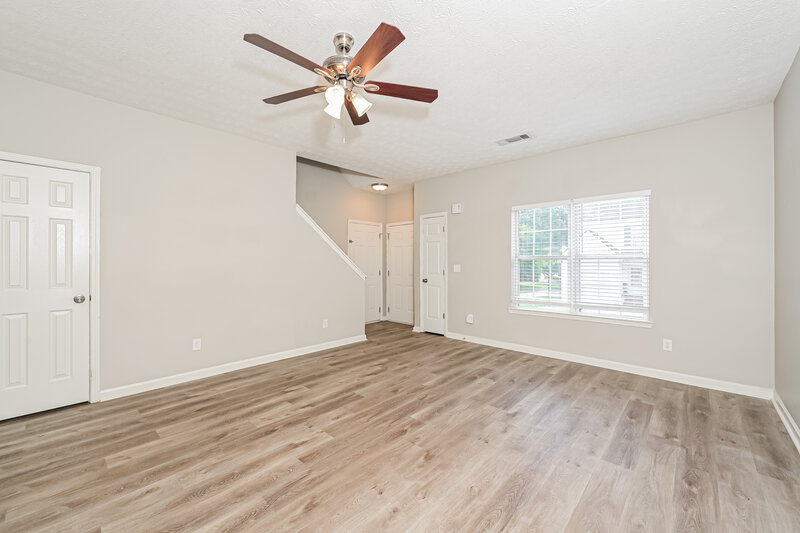 1,975/Mo, 444 Village Bluff Dr Lawrenceville, GA 30046 Living Room View 2