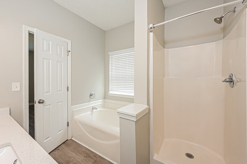 1,975/Mo, 444 Village Bluff Dr Lawrenceville, GA 30046 Main Bathroom View 2