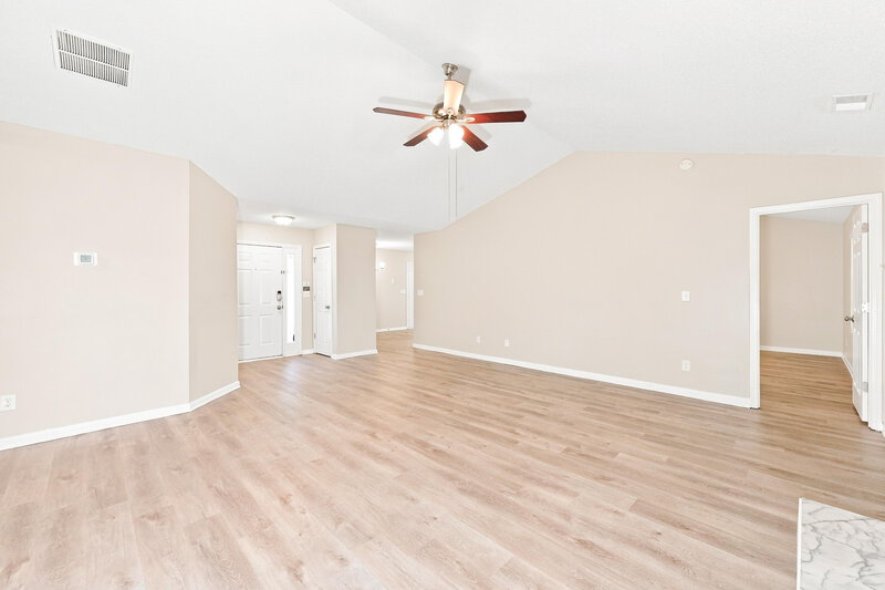 0/Mo, 1015 Amelia Grove Ln Lawrenceville, GA 30045 Living Room View