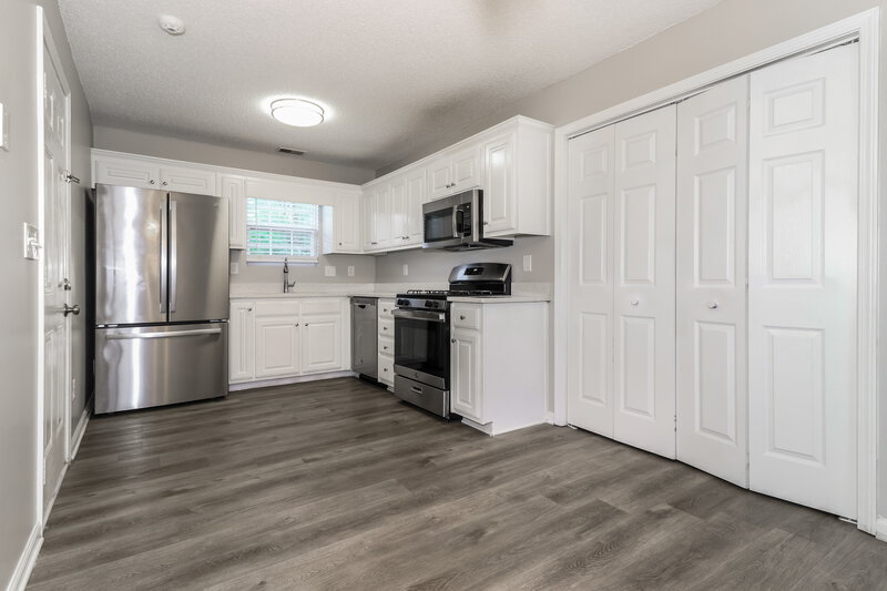 1,995/Mo, 1015 Amelia Grove Ln Lawrenceville, GA 30045 Kitchen View