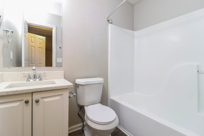 1,995/Mo, 1015 Amelia Grove Ln Lawrenceville, GA 30045 Bathroom View