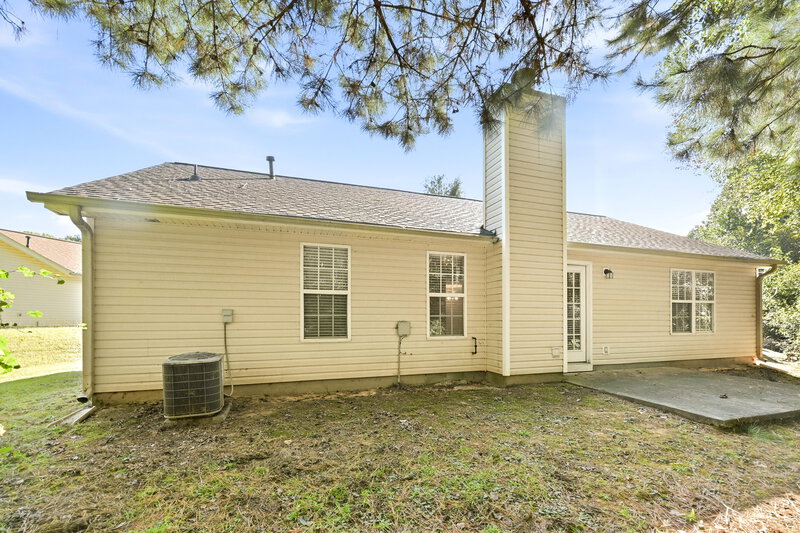 0/Mo, 1015 Amelia Grove Ln Lawrenceville, GA 30045 Rear View
