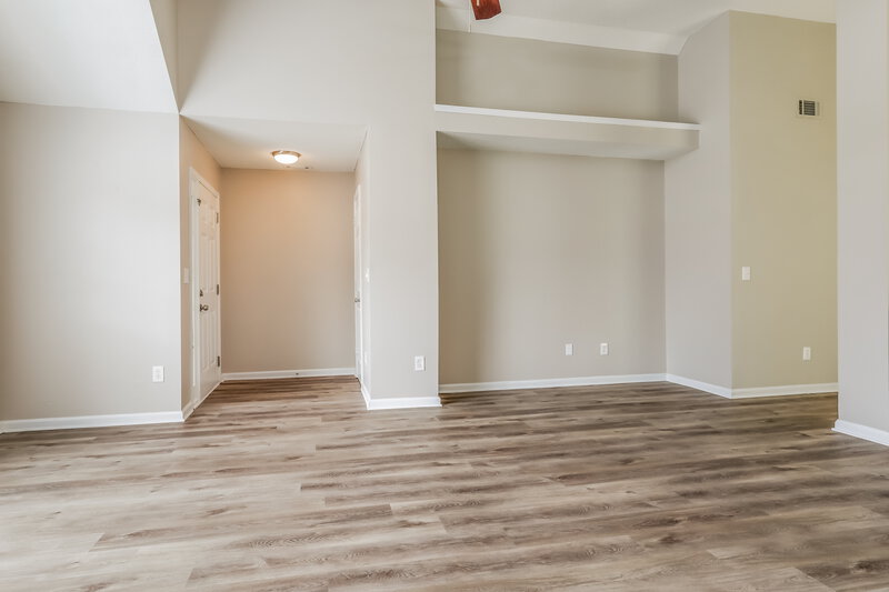 1,915/Mo, 4848 Wilkins Station Dr Decatur, GA 30035 Living Room View 2
