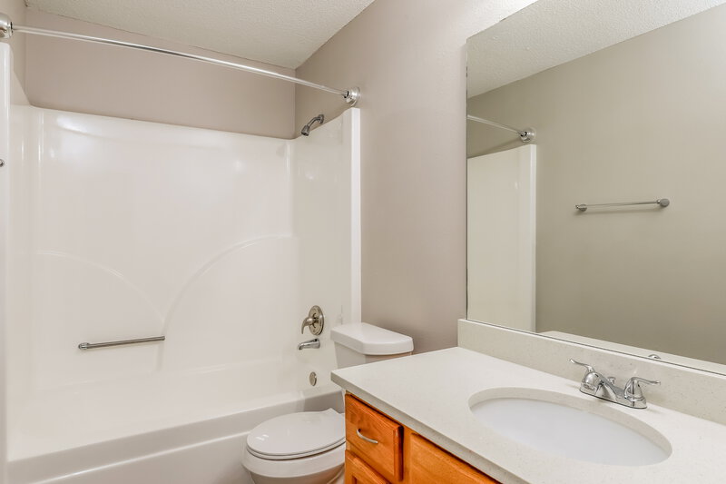 1,915/Mo, 4848 Wilkins Station Dr Decatur, GA 30035 Bathroom View