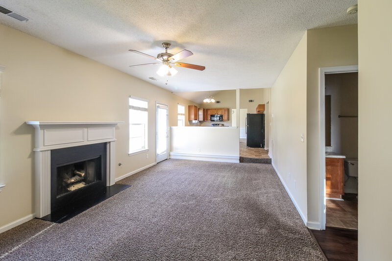 3,080/Mo, 824 Brisley Cir Hampton, GA 30228 Living Room View