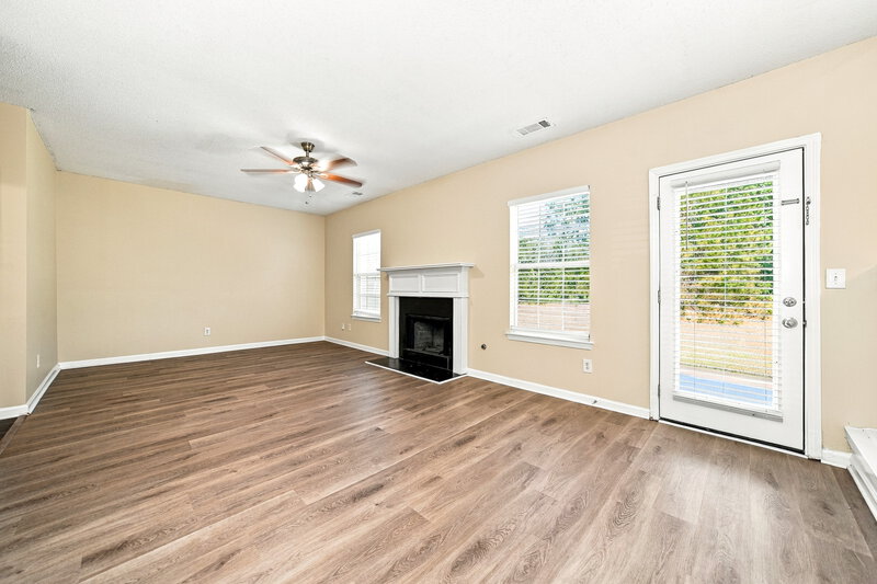 1,905/Mo, 824 Brisley Cir Hampton, GA 30228 Living Room View