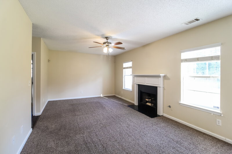 3,080/Mo, 824 Brisley Cir Hampton, GA 30228 Living Room View 2