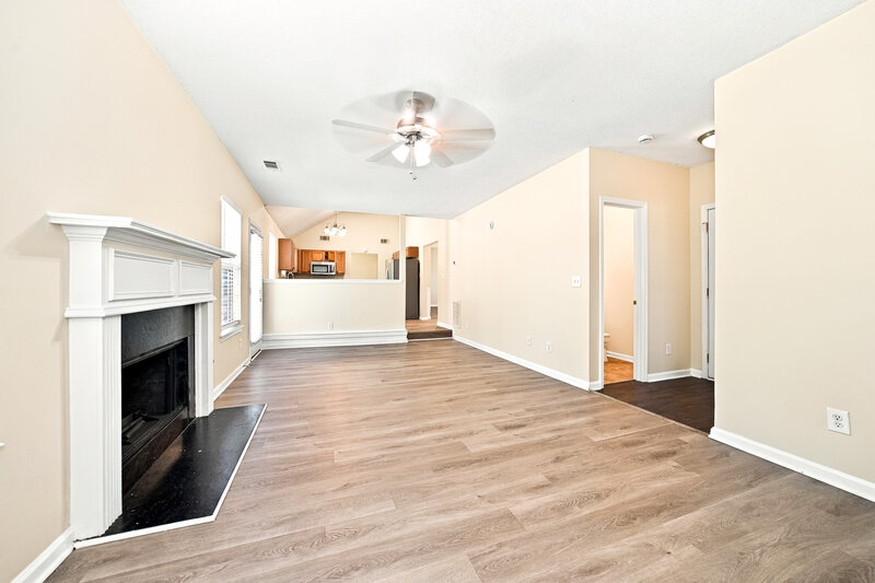 1,905/Mo, 824 Brisley Cir Hampton, GA 30228 Living Room View 2