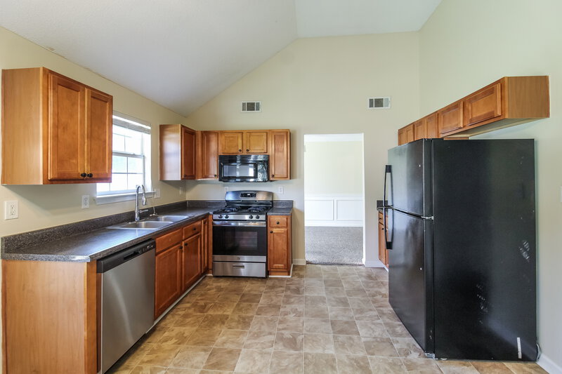 3,080/Mo, 824 Brisley Cir Hampton, GA 30228 Kitchen View