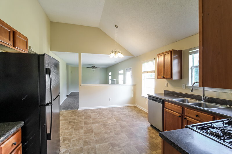 3,080/Mo, 824 Brisley Cir Hampton, GA 30228 Kitchen View 2