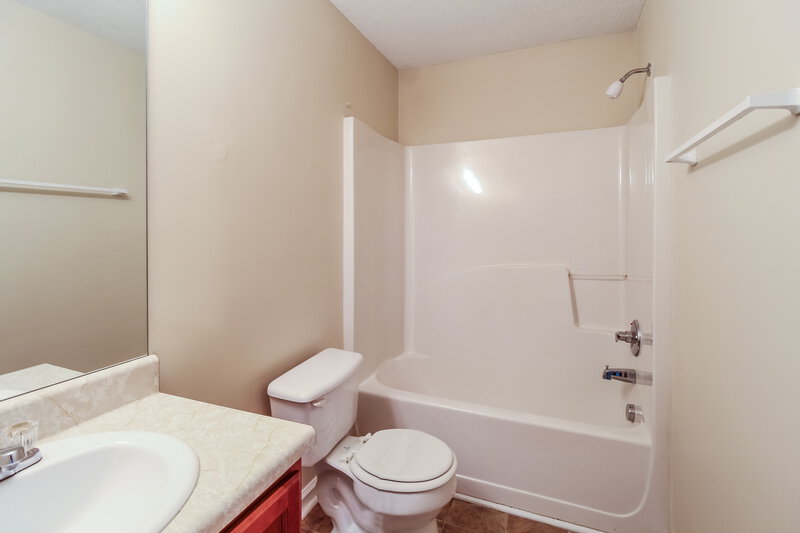 3,080/Mo, 824 Brisley Cir Hampton, GA 30228 Bathroom View