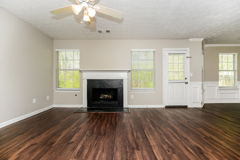 2,440/Mo, 1664 Gallup Dr Stockbridge, GA 30281 Living Room View