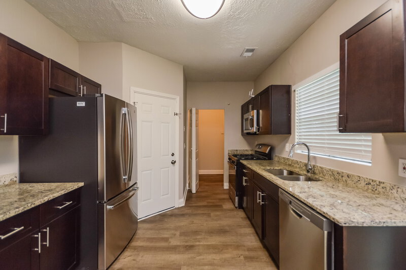 1,910/Mo, 6399 Laurel Post Ct Lithonia, GA 30058 Kitchen View