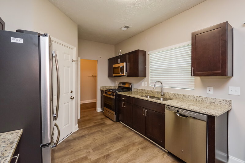1,910/Mo, 6399 Laurel Post Ct Lithonia, GA 30058 Kitchen View 2